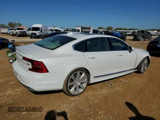 2020 Volvo S90 Inscription with VIN LVYA22MLXLP174001, listed as a Copart auction lot 84038564 with 33,215 mi miles and Clean Title. Bid and sale history available at carsss.com. Image 3.