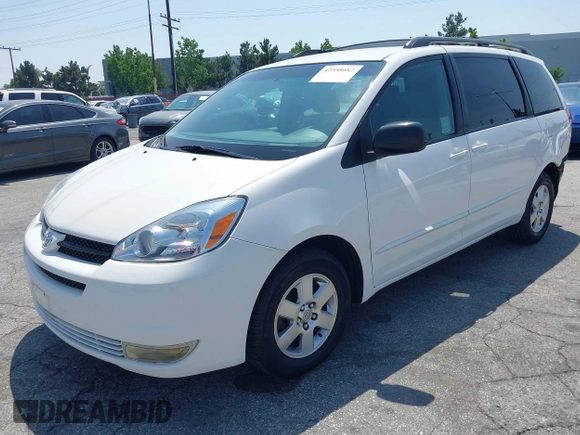 2005 Toyota Sienna CE z VIN 5TDZA23C65S272384, wystawiony jako IAAI lot #42358682 z przebiegiem 62 769 mil mil oraz . Historia ofert i sprzedaży dostępna na DreamBid. Obrazek 2.