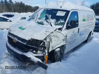 2021 Chevrolet Express Cargo z VIN 1GCWGAFP0M1256641, wystawiony jako IAAI lot #41555820 z przebiegiem Nie podano mil oraz . Historia ofert i sprzedaży dostępna na DreamBid. Obrazek 17.