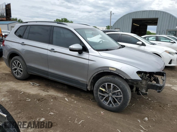 2021 Volkswagen Tiguan S z VIN 3VV1B7AX5MM062422, wystawiony jako Copart lot #54876425 z przebiegiem 114 550 mil mil oraz Nie do naprawy • Non repairable. Historia ofert i sprzedaży dostępna na DreamBid. Obrazek 4.