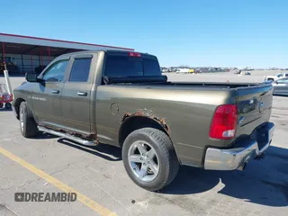 2012 Ram 1500 Lone Star z VIN 1C6RD7GT0CS191522, wystawiony jako IAAI lot #42034061 z przebiegiem 288 828 mil mil oraz . Historia ofert i sprzedaży dostępna na DreamBid. Obrazek 3.
