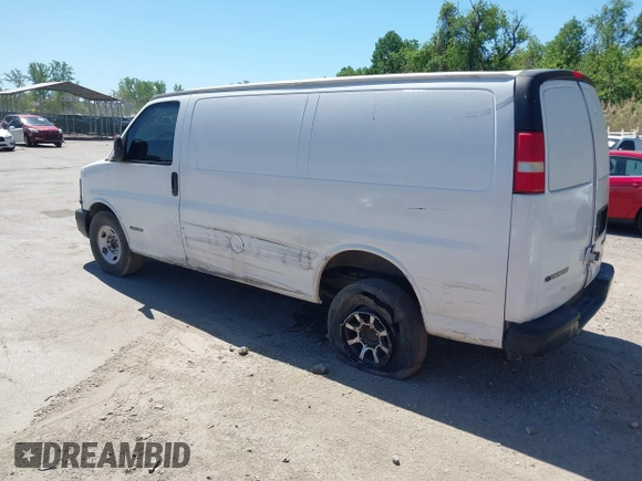 2004 Chevrolet Express Cargo Van with VIN 1GCGG25V441118708, listed as a IAAI auction lot 42144915 with 327,928 mi miles. Bid and sale history available at carsss.com. Image 3.
