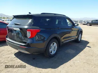 2023 Ford Explorer XLT z VIN 1FMSK8DH2PGA23052, wystawiony jako IAAI lot #42243832 z przebiegiem 48 195 mil mil oraz . Historia ofert i sprzedaży dostępna na DreamBid. Obrazek 4.