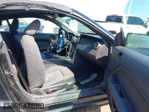 2007 Ford Mustang Deluxe with VIN 1ZVFT84N475262622, listed as a IAAI auction lot 41928843 with 162,026 mi miles and . Bid and sale history available at DreamBid. Image 5.