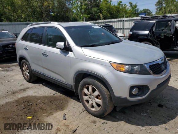 2013 Kia Sorento LX with VIN 5XYKT4A68DG365097, listed as a Copart auction lot 52870425 with 120,488 mi miles and Clean Title. Bid and sale history available at carsss.com. Image 4.