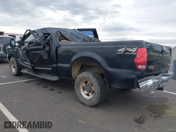 2000 Ford Super Duty F-250 XL with VIN 1FTNW21FXYEC90393, listed as a IAAI auction lot 40782838 with 302,920 mi miles. Bid and sale history available at carsss.com. Image 3.