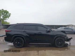 2024 Toyota Highlander LE z VIN 5TDKDRBH3RS537184, wystawiony jako IAAI lot #42108464 z przebiegiem 35 747 mil mil oraz . Historia ofert i sprzedaży dostępna na DreamBid. Obrazek 14.