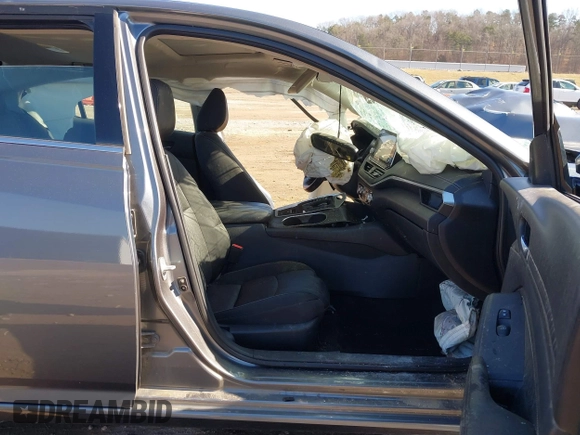 2019 Nissan Altima SV z VIN 1N4BL4DV3KC134117, wystawiony jako IAAI lot #41442828 z przebiegiem Nie podano mil oraz . Historia ofert i sprzedaży dostępna na DreamBid. Obrazek 5.