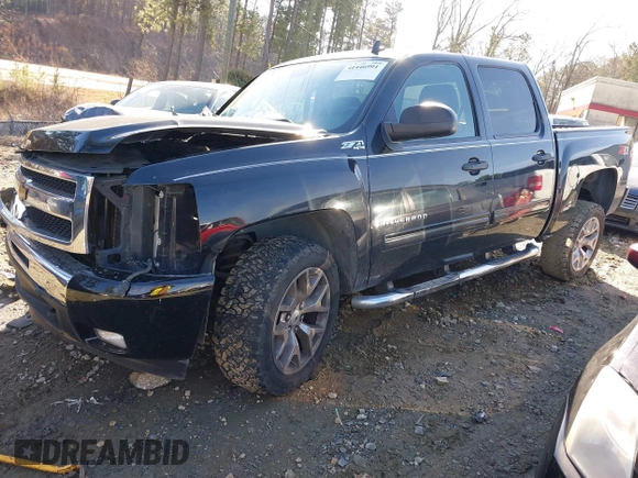2011 Chevrolet Silverado 1500 LT with VIN 3GCPKSE34BG326812, listed as a IAAI auction lot 41446991 with 149,952 mi miles. Bid and sale history available at carsss.com. Image 2.
