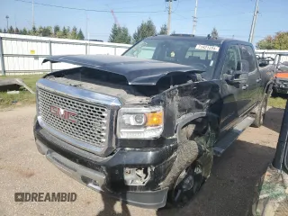 2015 GMC Sierra 2500HD Denali z VIN 1GT120E8XFF136381, wystawiony jako Copart lot #71421234 z przebiegiem 238 057 mil mil oraz Czysty tytuł • Clean title. Historia ofert i sprzedaży dostępna na DreamBid. Obrazek 1.