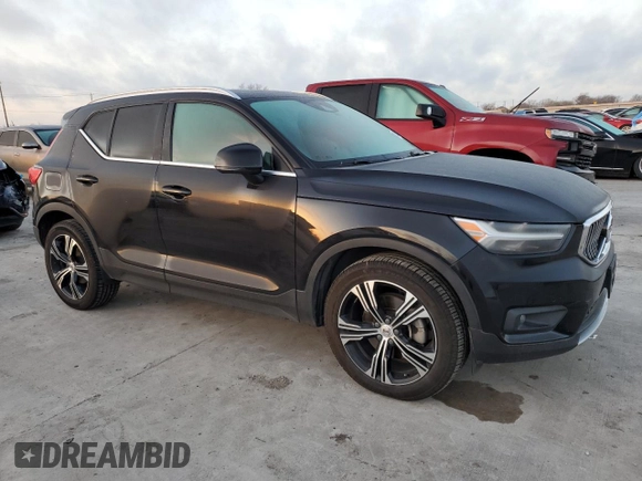 2020 Volvo XC40 Inscription with VIN YV4162UL2L2217591, listed as a Copart auction lot 48602535 with 69,768 mi miles and Salvage Title. Bid and sale history available at DreamBid. Image 4.