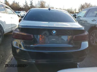 2016 BMW 3 Series 320i xDrive z VIN WBA8A3C52GK688328, wystawiony jako Copart lot #86874304 z przebiegiem 84 764 mil mil oraz Szkoda całkowita • Salvage title. Historia ofert i sprzedaży dostępna na DreamBid. Obrazek 6.