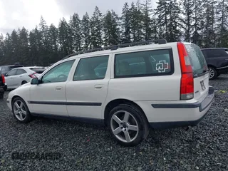 2001 Volvo V70 with VIN YV1SW58D211021451, listed as a IAAI auction lot 41705840 with 177,711 mi miles. Bid and sale history available at carsss.com. Image 14.