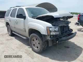 2011 Chevrolet Tahoe LT z VIN 1GNSKBE07BR271330, wystawiony jako IAAI lot #42245862 z przebiegiem 149 500 mil mil oraz . Historia ofert i sprzedaży dostępna na DreamBid. Obrazek 1.