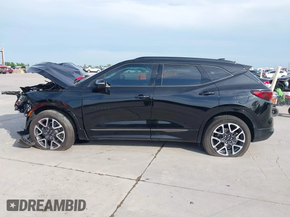 2024 Chevrolet Blazer RS z VIN 3GNKBERS5RS181954, wystawiony jako IAAI lot #42057083 z przebiegiem 10 701 mil mil oraz . Historia ofert i sprzedaży dostępna na DreamBid. Obrazek 15.