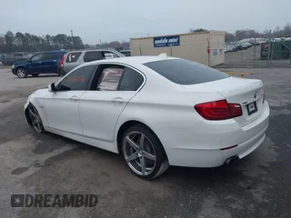 2013 BMW 5 Series 528i xDrive with VIN WBAXH5C59DD108639, listed as a IAAI auction lot 40865516 with 1 mi miles. Bid and sale history available at carsss.com. Image 3.