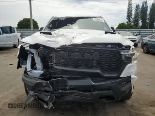 2025 Ram 1500 Rebel z VIN 1C6SRFLP7SN584078, wystawiony jako Copart lot #64027035 z przebiegiem 7 584 mil mil oraz Czysty tytuł • Clean title. Historia ofert i sprzedaży dostępna na DreamBid. Obrazek 5.