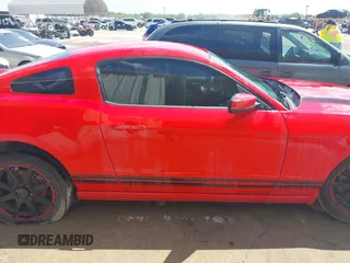2014 Ford Mustang V6 with VIN 1ZVBP8AM1E5201949, listed as a IAAI auction lot 42505831 with 150,236 mi miles and . Bid and sale history available at DreamBid. Image 13.