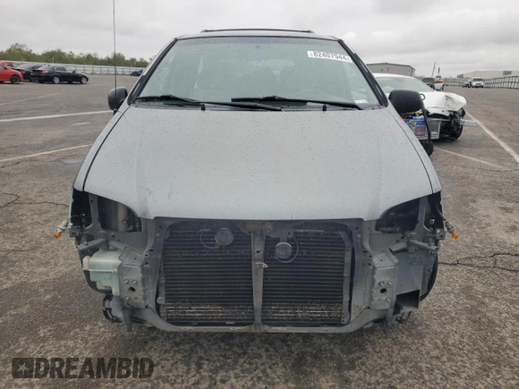 2000 Toyota Sienna LE with VIN 4T3ZF13C2YU217185, listed as a Copart auction lot 82407944 with 244,381 mi miles and Salvage Title. Bid and sale history available at DreamBid. Image 5.