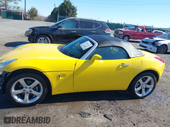 2007 Pontiac Solstice z VIN 1G2MB35B87Y138649, wystawiony jako IAAI lot #41791311 z przebiegiem 65 740 mil mil oraz . Historia ofert i sprzedaży dostępna na DreamBid. Obrazek 14.