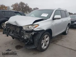 2013 Toyota Highlander Limited with VIN 5TDYK3EH0DS125189, listed as a IAAI auction lot 41077368 with 113,564 mi miles. Bid and sale history available at carsss.com. Image 21.