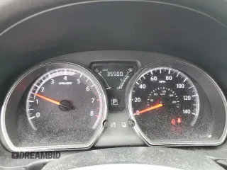2015 Nissan Versa SV z VIN 3N1CN7AP1FL803434, wystawiony jako Copart lot #55703535 z przebiegiem 35 500 mil mil oraz Szkody całkowita. Historia ofert i sprzedaży dostępna na DreamBid. Obrazek 9.