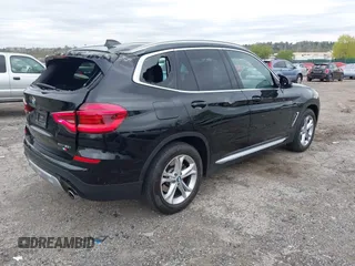 2021 BMW X3 xDrive30i z VIN 5UXTY5C04M9F93699, wystawiony jako IAAI lot #42069567 z przebiegiem 24 773 mil mil oraz . Historia ofert i sprzedaży dostępna na DreamBid. Obrazek 4.