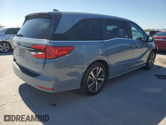 2024 Honda Odyssey Touring with VIN 5FNRL6H84RB001517, listed as a Copart auction lot 48306655 with 60,757 mi miles and Salvage Title. Bid and sale history available at carsss.com. Image 3.