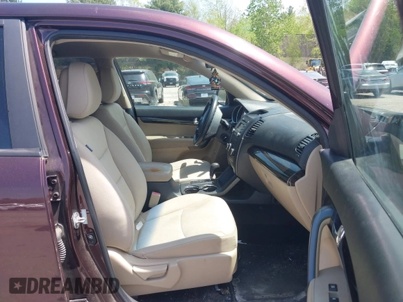 2011 Kia Sorento LX with VIN 5XYKTCA19BG008104, listed as a IAAI auction lot 42250877 with 121,288 mi miles and . Bid and sale history available at DreamBid. Image 5.