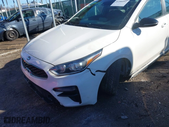 2020 Kia Forte GT-Line with VIN 3KPF34AD0LE152043, listed as a IAAI auction lot 41206092 with 41,502 mi miles. Bid and sale history available at carsss.com. Image 6.