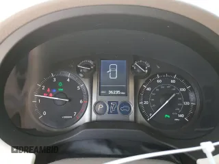 2019 Lexus GX 460 z VIN JTJBM7FX6K5229201, wystawiony jako Copart lot #53390935 z przebiegiem 36 235 mil mil oraz Nie do naprawy • Non repairable. Historia ofert i sprzedaży dostępna na DreamBid. Obrazek 9.