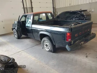1993 Dodge Dakota z VIN 1B7GG23XXPS146273, wystawiony jako IAAI lot #42115602 z przebiegiem 222 740 mil mil oraz . Historia ofert i sprzedaży dostępna na DreamBid. Obrazek 3.