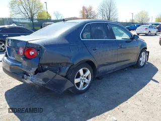 2008 Volkswagen Jetta SE with VIN 3VWRZ71K28M092871, listed as a IAAI auction lot 42059585 with Not provided miles and . Bid and sale history available at DreamBid. Image 4.
