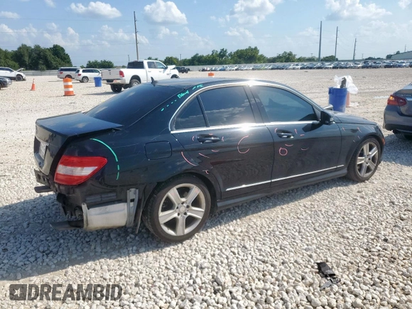 2011 Mercedes-Benz C 300 Sport z VIN WDDGF5EB6BR153278, wystawiony jako Copart lot #61150975 z przebiegiem 95 892 mil mil oraz Szkoda całkowita • Salvage title. Historia ofert i sprzedaży dostępna na DreamBid. Obrazek 3.