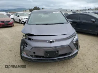 2023 Chevrolet Bolt EV 2LT z VIN 1G1FX6S05P4160473, wystawiony jako Copart lot #50808125 z przebiegiem 13 842 mil mil oraz Szkoda całkowita • Salvage title. Historia ofert i sprzedaży dostępna na DreamBid. Obrazek 5.