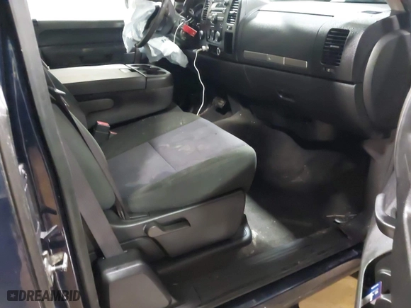 2010 Chevrolet Silverado 1500 LT with VIN 1GCSKSE33AZ180699, listed as a IAAI auction lot 41455632 with 154,659 mi miles. Bid and sale history available at carsss.com. Image 5.