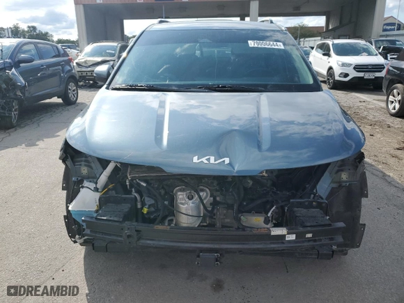 2022 Kia Carnival SX with VIN KNDNE5H39N6091132, listed as a Copart auction lot 70006644 with 63,958 mi miles and Salvage Title. Bid and sale history available at carsss.com. Image 5.