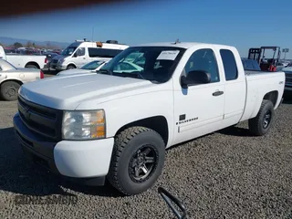 2009 Chevrolet Silverado 1500 LT with VIN 1GCEK29059Z129875, listed as a IAAI auction lot 41678620 with 155,798 mi miles and . Bid and sale history available at DreamBid. Image 17.