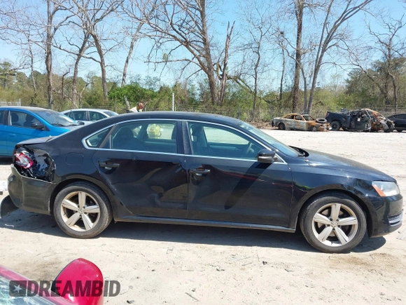 2013 Volkswagen Passat SE z VIN 1VWBP7A39DC094211, wystawiony jako IAAI lot #41894764 z przebiegiem 130 955 mil mil oraz . Historia ofert i sprzedaży dostępna na DreamBid. Obrazek 13.
