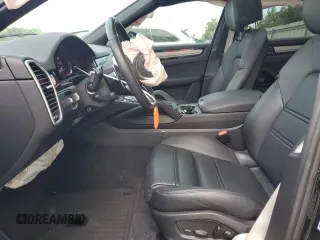 2023 Porsche Cayenne with VIN WP1BA2AY3PDA26700, listed as a Copart auction lot 72191734 with 3,492 mi miles and Salvage title. Bid and sale history available at DreamBid. Image 7.