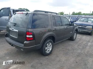 2008 Ford Explorer XLT with VIN 1FMEU63E38UA19291, listed as a IAAI auction lot 42048959 with 227,212 mi miles. Bid and sale history available at carsss.com. Image 4.