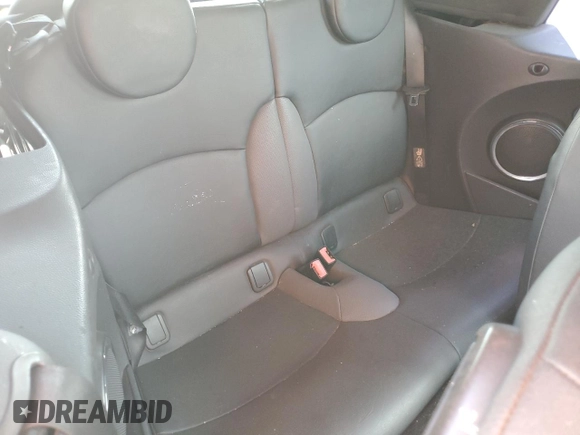 2009 MINI Convertible с VIN WMWMR33589TU96481, выставлен на аукционе Copart как лот 52785515 с пробегом 144 792 миль миль и Чистый • Clean title. История ставок и продаж доступна на DreamBid. Изображение 10.