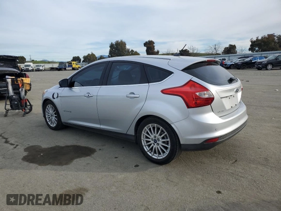2013 Ford Focus Electric z VIN 1FADP3R43DL139862, wystawiony jako Copart lot #45901885 z przebiegiem 62 040 mil mil oraz Szkody całkowita. Historia ofert i sprzedaży dostępna na DreamBid. Obrazek 2.