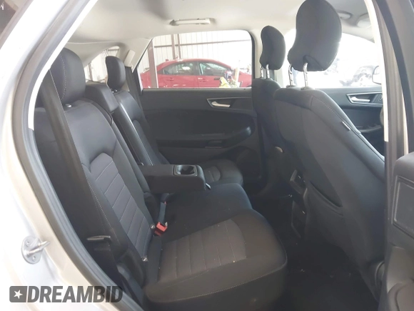 2018 Ford Edge SE z VIN 2FMPK3G90JBC53393, wystawiony jako IAAI lot #42637346 z przebiegiem 64 070 mil mil oraz . Historia ofert i sprzedaży dostępna na DreamBid. Obrazek 8.