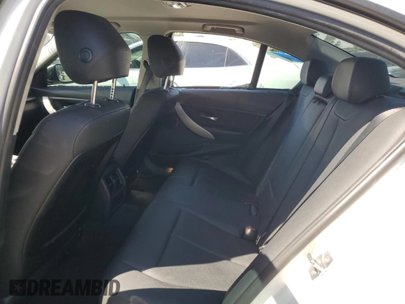 2014 BMW 3 Series 320i with VIN WBA3B1C59EK132901, listed as a Copart auction lot 50407035 with 91,615 mi miles and Salvage Title. Bid and sale history available at carsss.com. Image 10.
