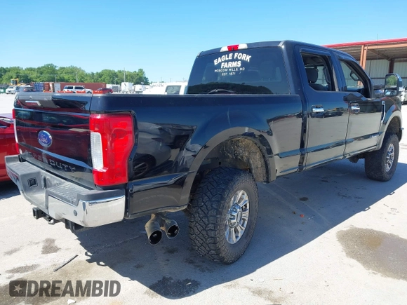 2018 Ford F-250 XL with VIN 1FT7W2BT3JEB65304, listed as a IAAI auction lot 42325685 with 172,771 mi miles and . Bid and sale history available at DreamBid. Image 4.