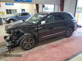 2024 Volkswagen Tiguan Wolfsburg Edition z VIN 3VVAB7AX1RM216521, wystawiony jako Copart lot #62598805 z przebiegiem 1 848 mil mil oraz Szkoda całkowita • Salvage title. Historia ofert i sprzedaży dostępna na DreamBid. Obrazek 1.