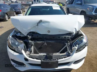 2017 Mercedes-Benz C 300 с VIN 55SWF4JB6HU188700, выставлен на аукционе IAAI как лот 42390502 с пробегом 105 653 миль миль и . История ставок и продаж доступна на DreamBid. Изображение 13.