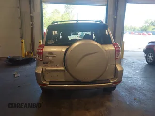 2010 Toyota RAV4 Sport z VIN 2T3RF4DV6AW080727, wystawiony jako IAAI lot #42526299 z przebiegiem Nie podano mil oraz . Historia ofert i sprzedaży dostępna na DreamBid. Obrazek 16.