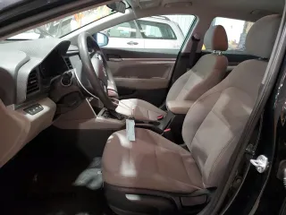 2020 Hyundai Elantra SEL z VIN 5NPD84LF5LH620268, wystawiony jako Copart lot #57677875 z przebiegiem 60 969 mil mil oraz Szkoda całkowita • Salvage title. Historia ofert i sprzedaży dostępna na DreamBid. Obrazek 7.